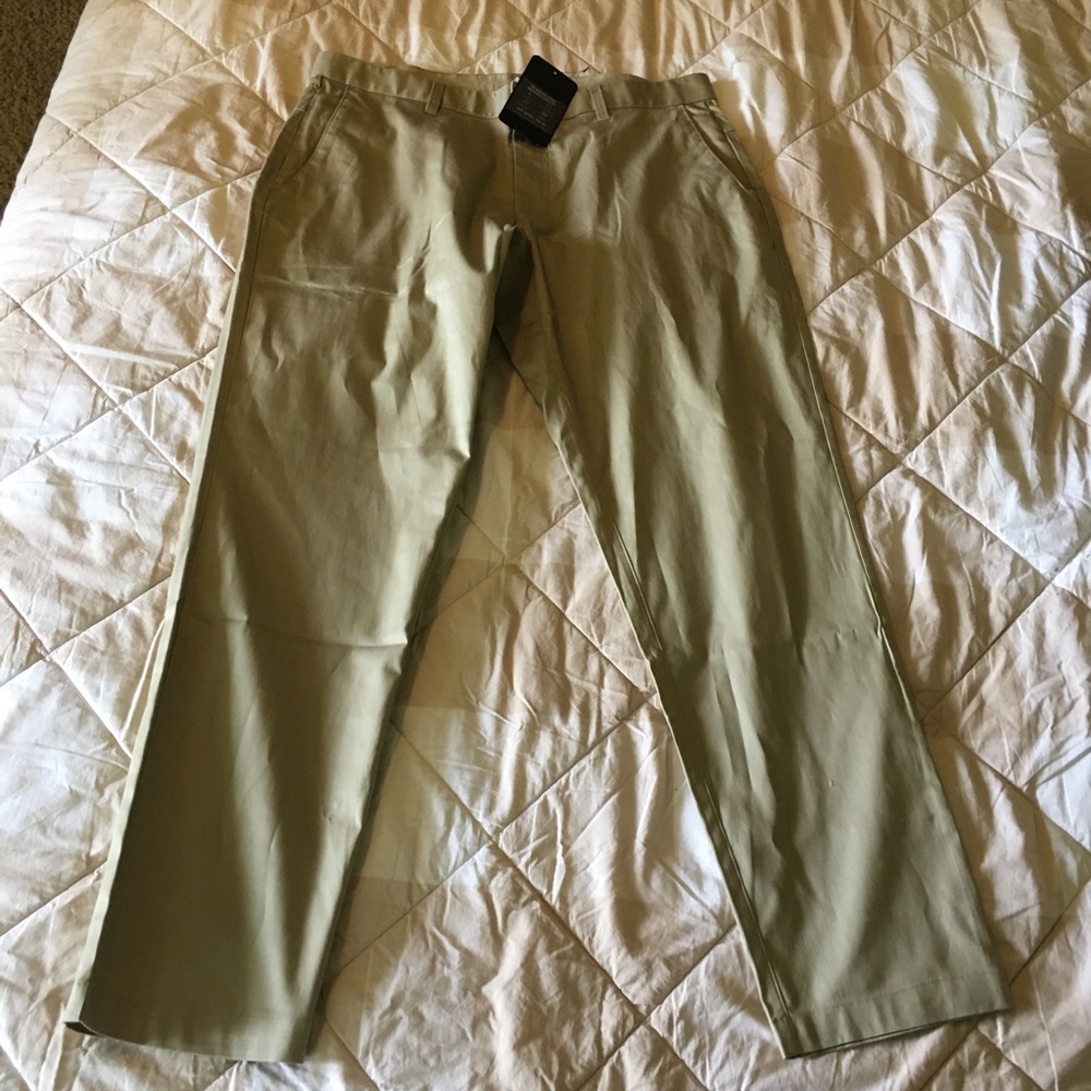 Fabletics High Side Chino Modern Classic Fit Men's Sporty Khaki Pants 34 X 32 - Picture 2 of 7